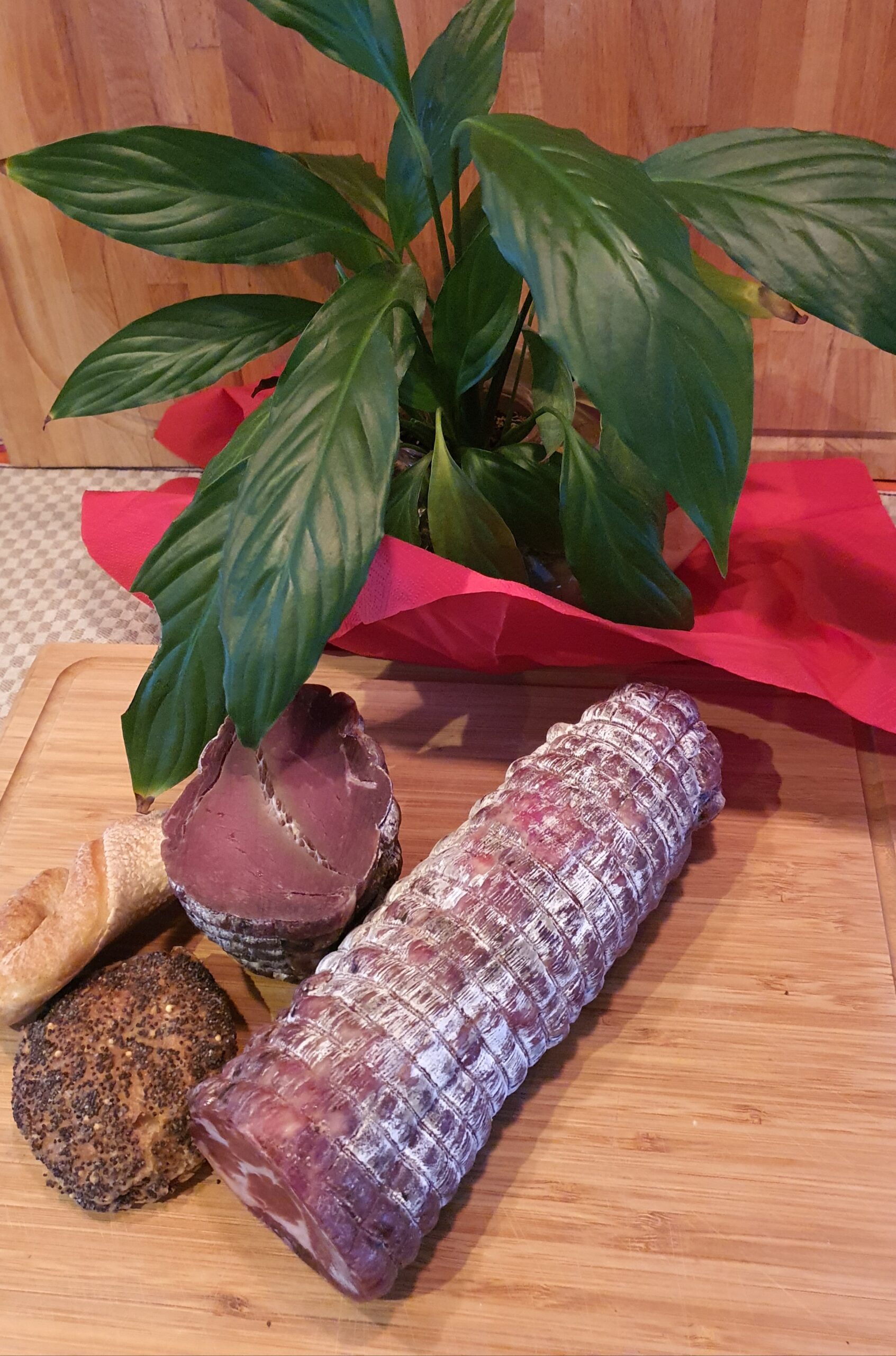 Noix de jambon séchée en filet par Sarrade 